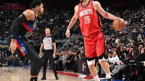 樊振东与黄老板乒乓装备互赠，伊普斯维奇希兰艾德见证精彩互动