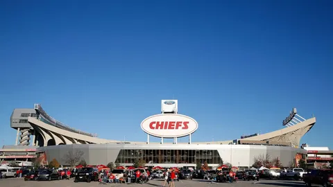 “暑期免费游泳活动推动青少年游泳技能普及——北青观点精选”